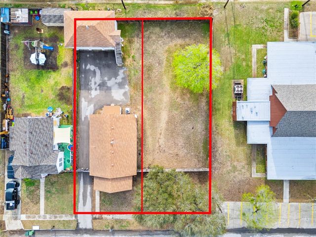 720 Mcintyre Ave, Taft, TX 78390