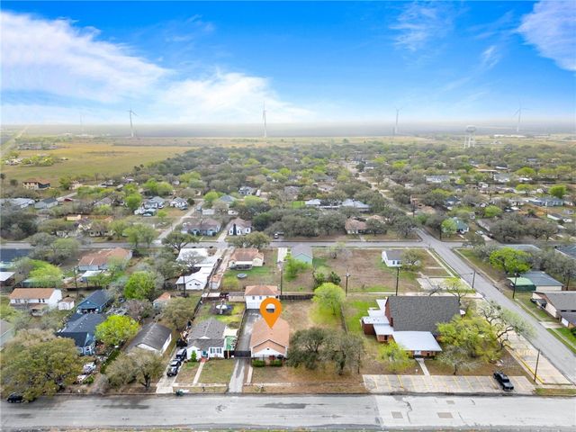 720 Mcintyre Ave, Taft, TX 78390