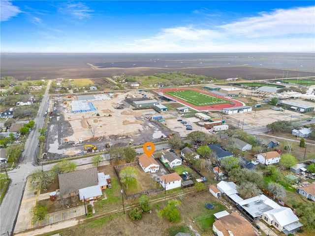 720 Mcintyre Ave, Taft, TX 78390
