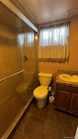 12 Chance Place, West Babylon, NY 11704