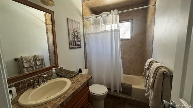 12 Chance Place, West Babylon, NY 11704