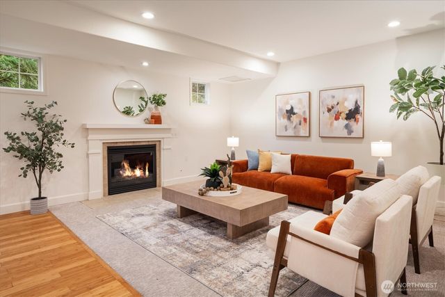 19540 159th Place NE, Woodinville, WA 98072