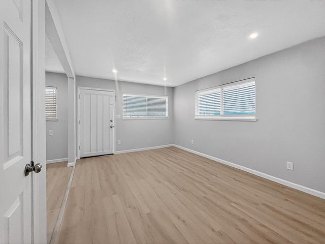 409 W 18Th St B, Antioch, CA 94509