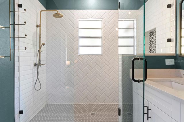 200 E FERN STREET, Tampa, FL 33604