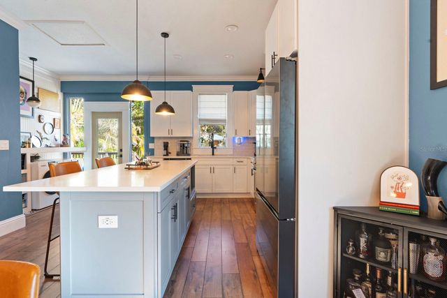 200 E FERN STREET, Tampa, FL 33604