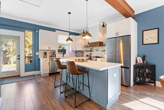 200 E FERN STREET, Tampa, FL 33604