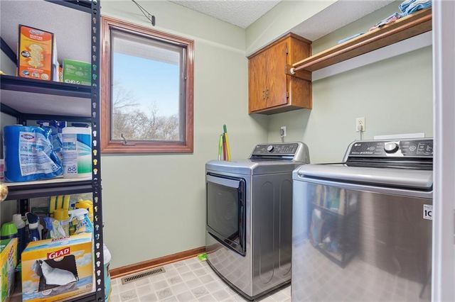 1308 SE 7TH Street, Lee's Summit, MO 64063