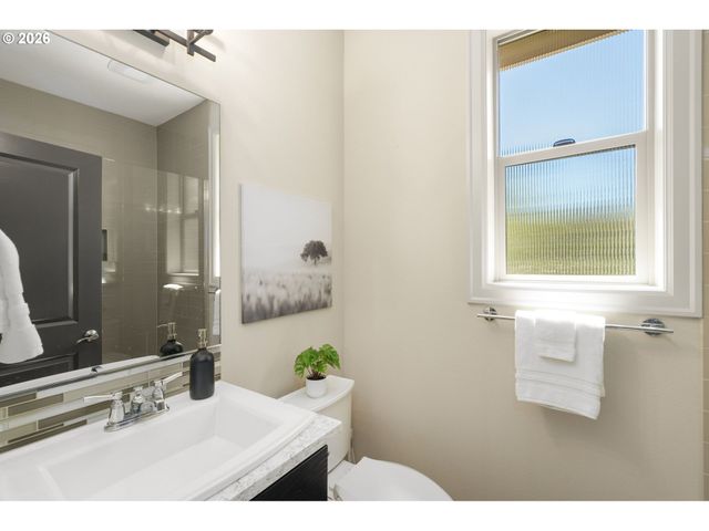10071 Sw 8TH Pl, Portland, OR 97219
