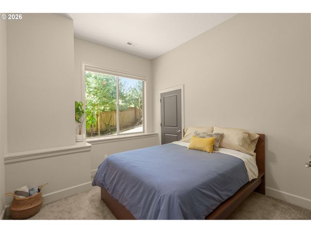 10071 Sw 8TH Pl, Portland, OR 97219