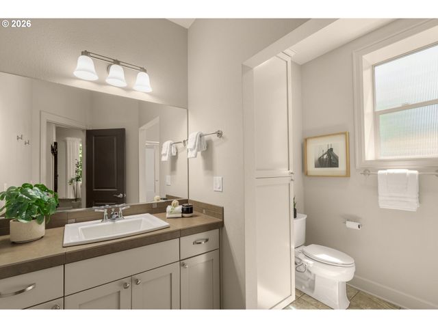 10071 Sw 8TH Pl, Portland, OR 97219