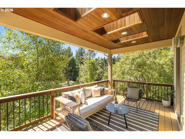 10071 Sw 8TH Pl, Portland, OR 97219