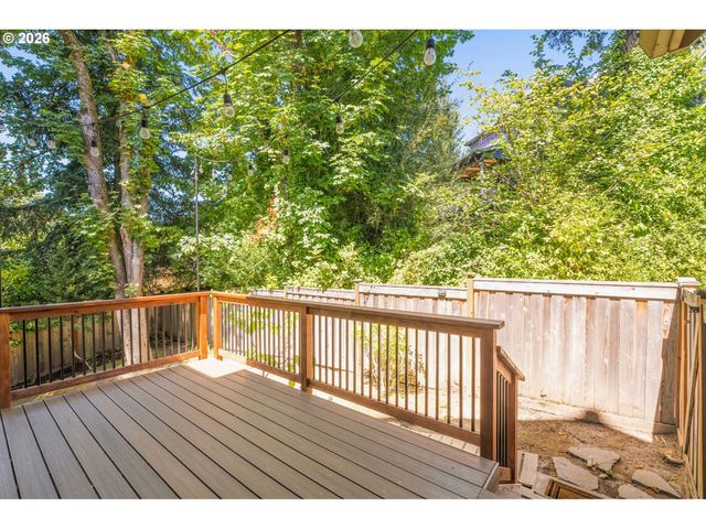10071 Sw 8TH Pl, Portland, OR 97219