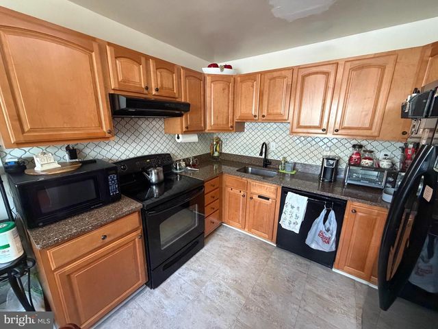 1391 IRONWOOD ST, Woodbridge, VA 22191