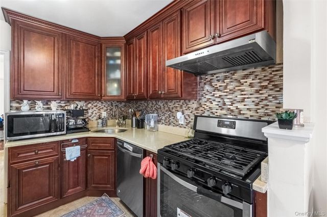 203-10 Murdock Avenue, Saint Albans, NY 11412