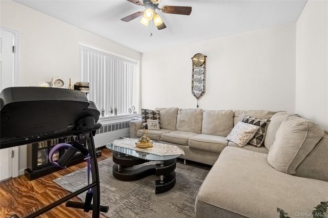 203-10 Murdock Avenue, Saint Albans, NY 11412