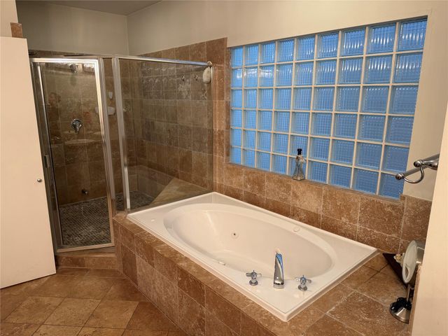 9833 Marlink, Houston, TX 77025