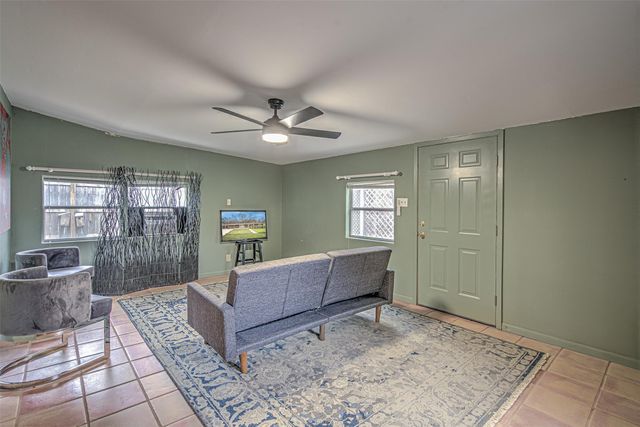 5304 Bedford ST, Kingsland, TX 78639