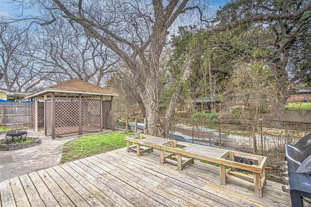 5304 Bedford ST, Kingsland, TX 78639