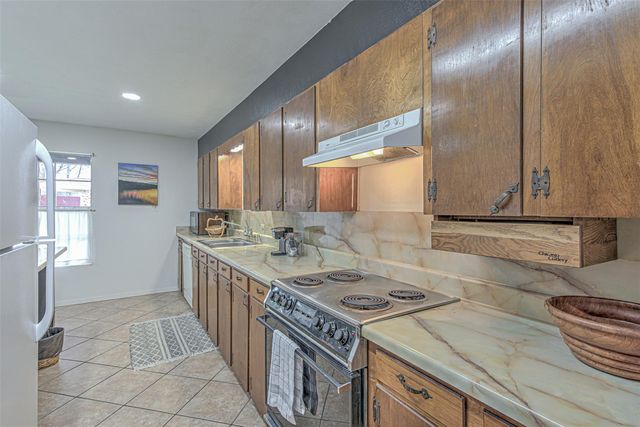 5304 Bedford ST, Kingsland, TX 78639