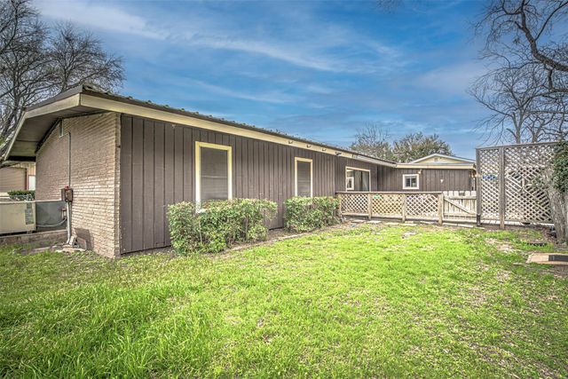 5304 Bedford ST, Kingsland, TX 78639