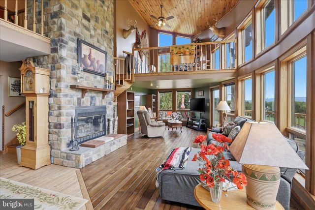 3083 OAK HILL ROAD, Waynesboro, PA 17268