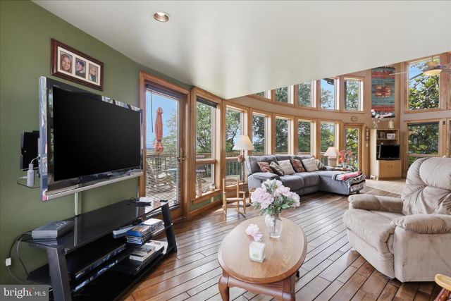 3083 OAK HILL ROAD, Waynesboro, PA 17268