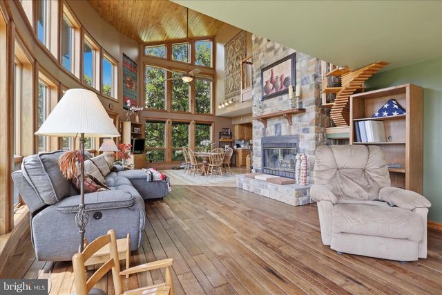 3083 OAK HILL ROAD, Waynesboro, PA 17268
