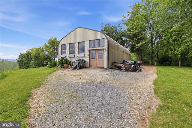 3083 OAK HILL ROAD, Waynesboro, PA 17268