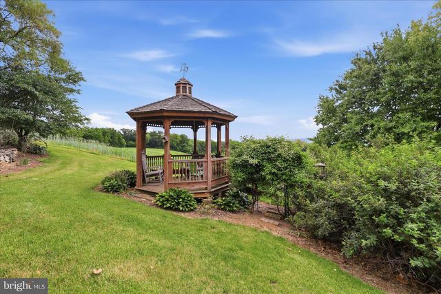 3083 OAK HILL ROAD, Waynesboro, PA 17268