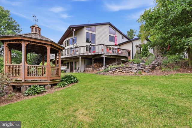 3083 OAK HILL ROAD, Waynesboro, PA 17268