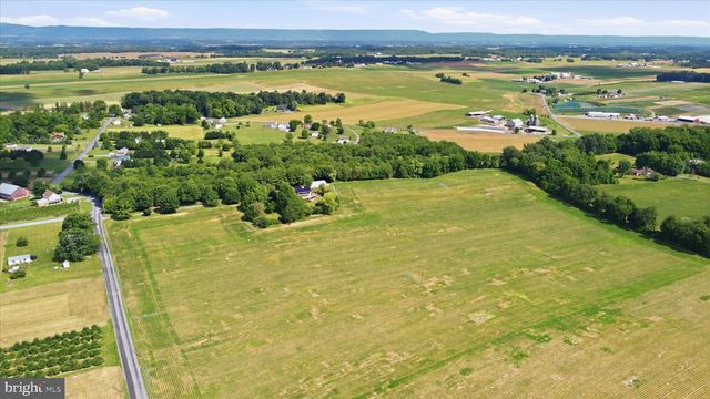 3083 OAK HILL ROAD, Waynesboro, PA 17268