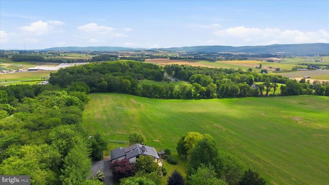 3083 OAK HILL ROAD, Waynesboro, PA 17268