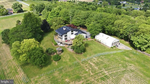 3083 OAK HILL ROAD, Waynesboro, PA 17268