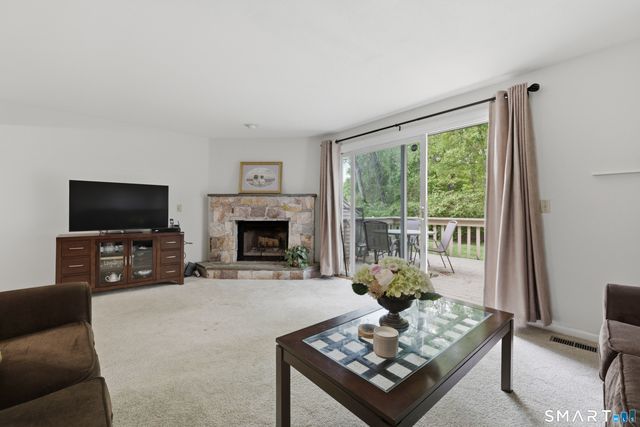 61 Greenview Drive 61, Rocky Hill, CT 06067