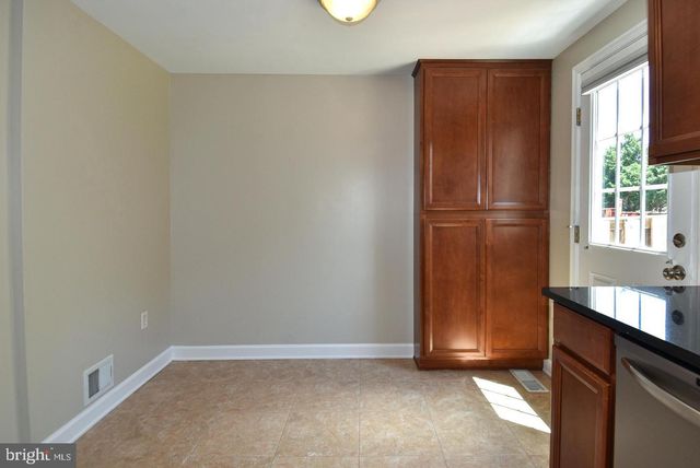27 MARIAN CT, Sterling, VA 20165