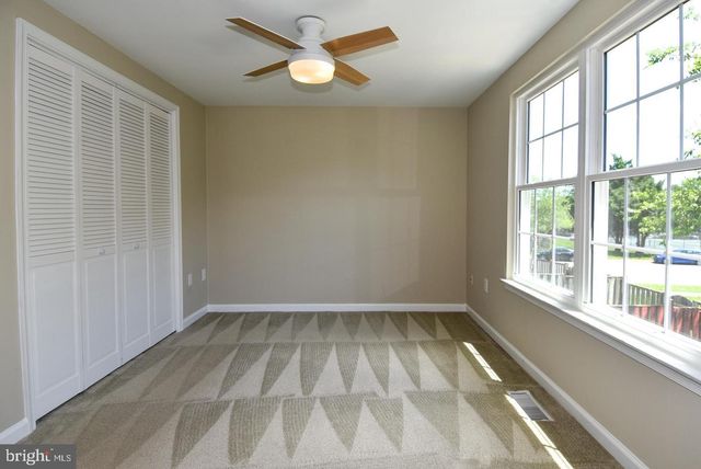 27 MARIAN CT, Sterling, VA 20165