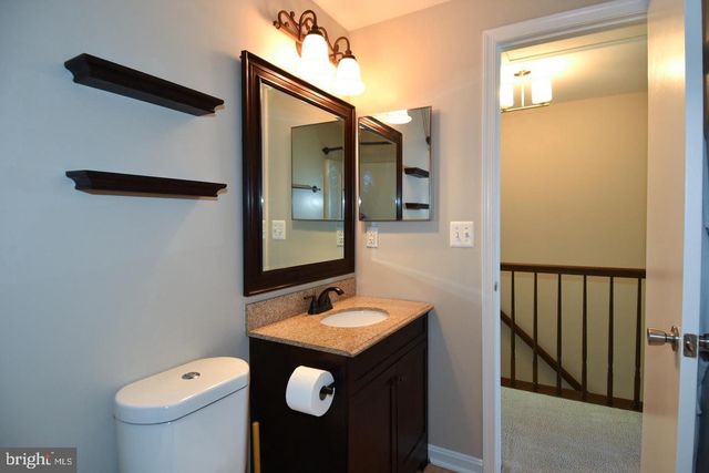 27 MARIAN CT, Sterling, VA 20165