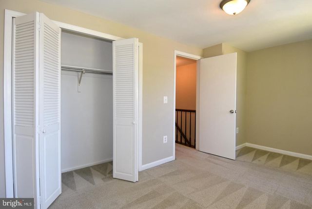 27 MARIAN CT, Sterling, VA 20165