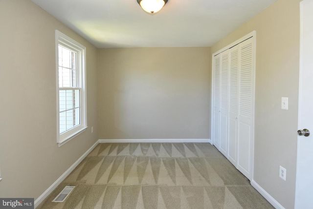 27 MARIAN CT, Sterling, VA 20165