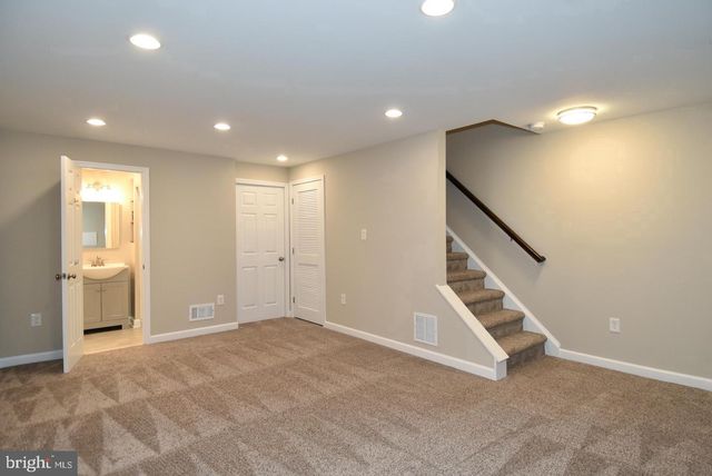 27 MARIAN CT, Sterling, VA 20165