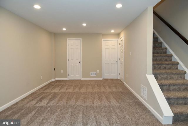 27 MARIAN CT, Sterling, VA 20165