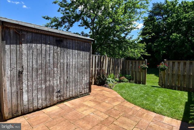 27 MARIAN CT, Sterling, VA 20165