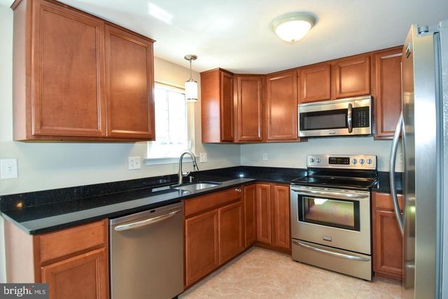 27 MARIAN CT, Sterling, VA 20165