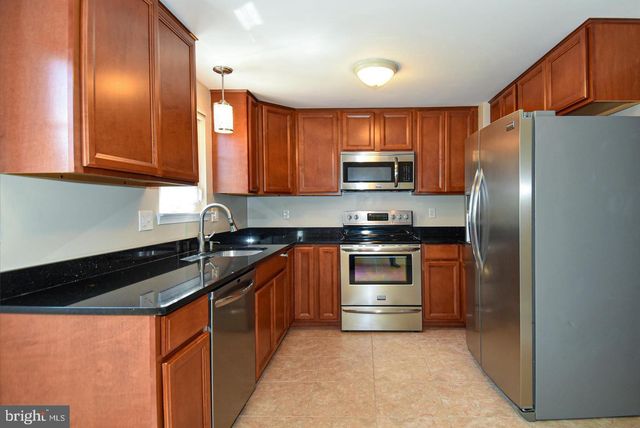 27 MARIAN CT, Sterling, VA 20165