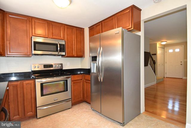 27 MARIAN CT, Sterling, VA 20165