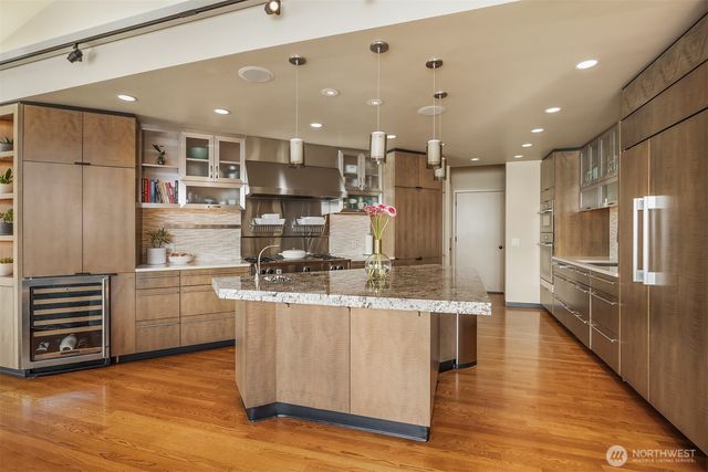 7703 W Mercer Way, Mercer Island, WA 98040