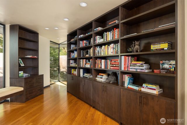 7703 W Mercer Way, Mercer Island, WA 98040