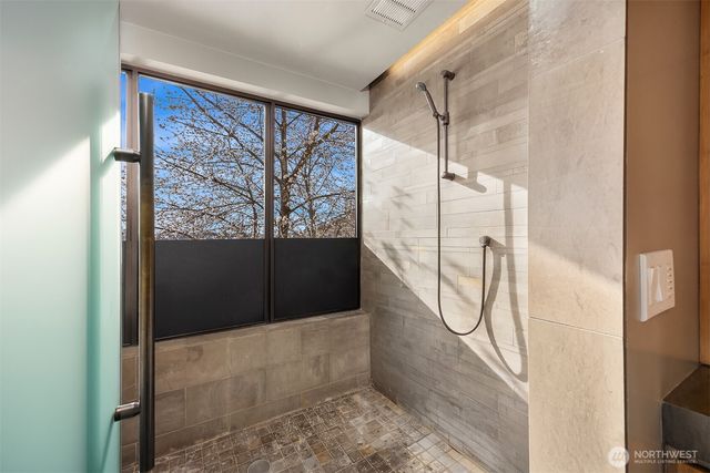 7703 W Mercer Way, Mercer Island, WA 98040