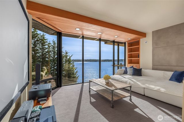 7703 W Mercer Way, Mercer Island, WA 98040