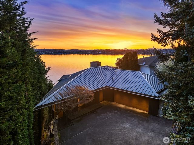 7703 W Mercer Way, Mercer Island, WA 98040